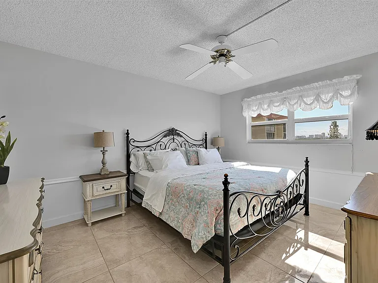2350 NE 14th Street Cswy #609 — Photo 17