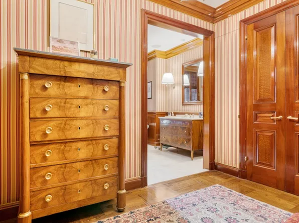 115 East 67th Street image 19 of 28