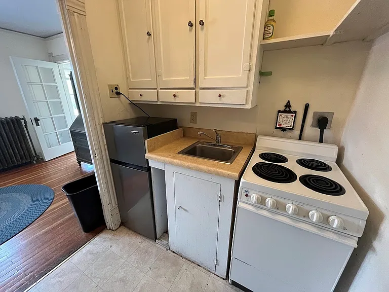 136 N Orchard St — Photo 8