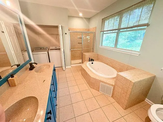 1073 Park Row N — Photo 5