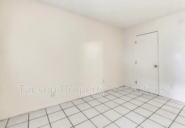 319 E Mohave Rd #109 — Photo 17
