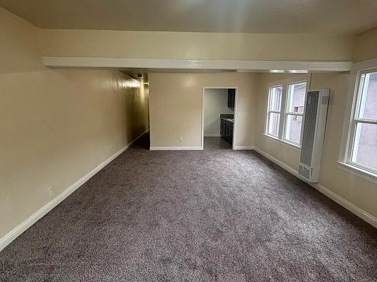 3966 S Hobart Blvd — Photo 4