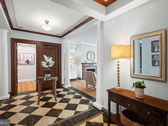 5th image of 3405 Greenway Unit 206