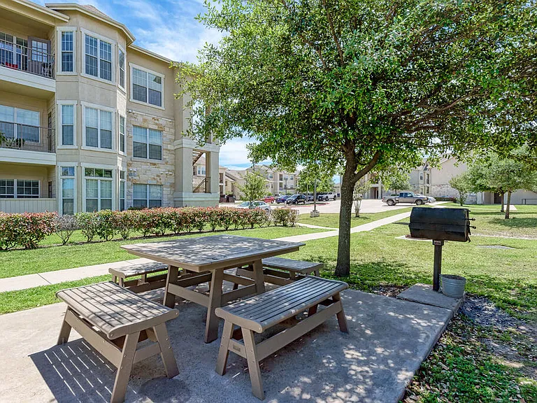 Riverhorse Ranch Apartments II — Photo 1