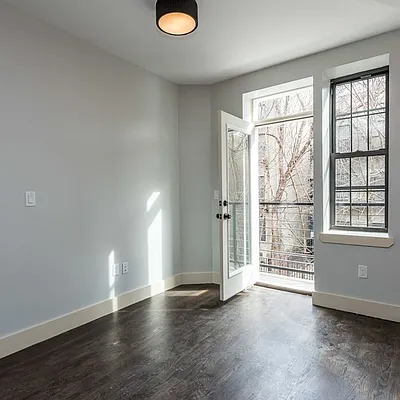 Rented by Nooklyn NYC LLC | media 72