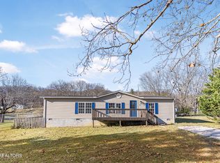 806 Reynolds Ave, Clinton, TN 37716