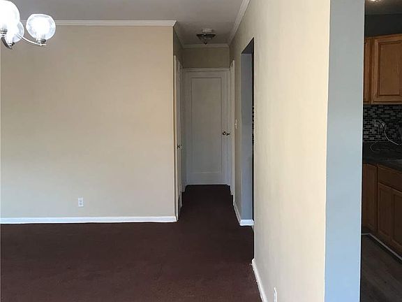 4th image of 2445 90th Pl