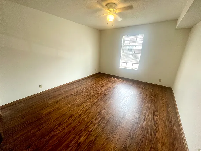 3400 Balboa Ln #20 — Photo 9