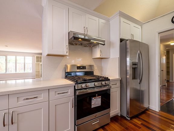 5th image of 1548 Petal Way