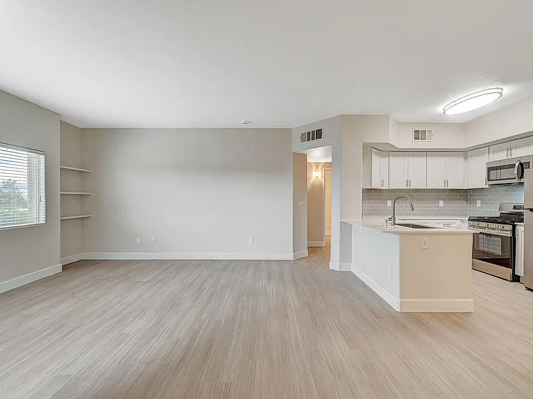 Horizon Ridge Apartments — Photo 24