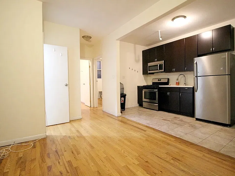 493 Clinton Ave #2R