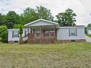1646 Rolling Acres Rd, New Cumberland, WV 26047