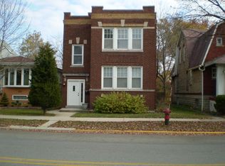 920 Circle Ave APT 1, Forest Park, IL 60130