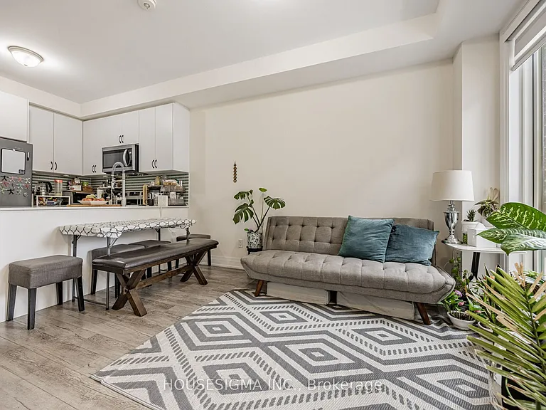 713 Lawrence Ave W #5 — Photo 12