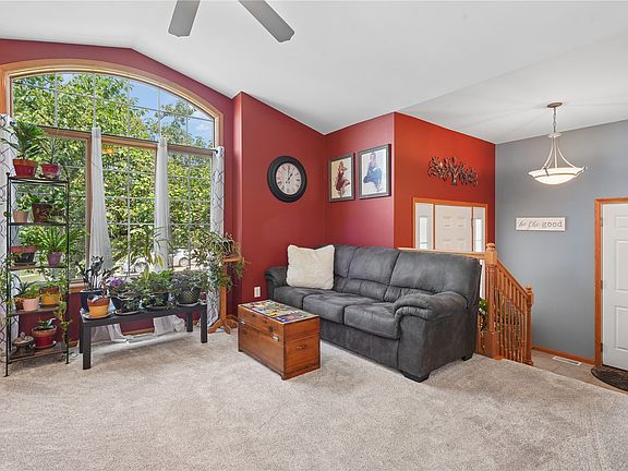 3rd image of 2805 38th Ave SW