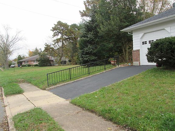 3rd image of 2093 Hovsons Blvd