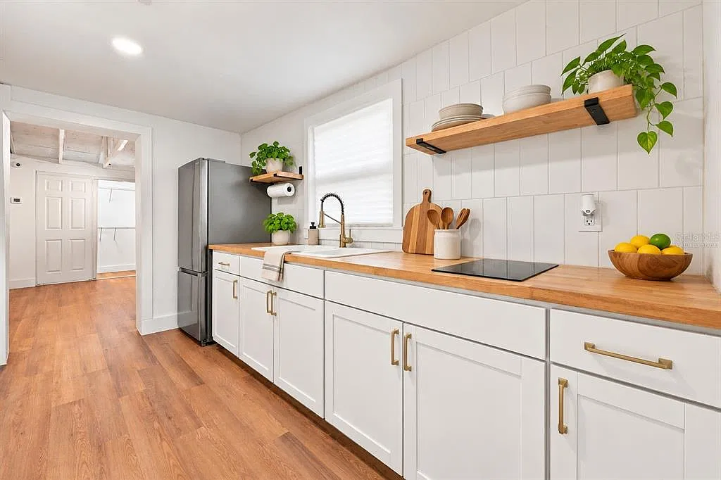 1 bed, 1.0 bath, 348 sqft, $1,400 — Photo 4