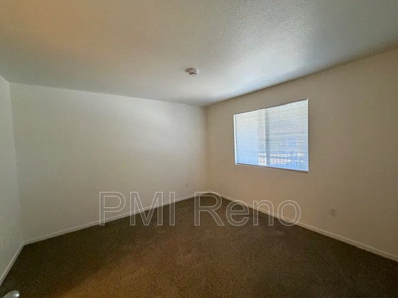 2 bed, 2.0 bath, 930 sqft, $1,698 — Photo 3