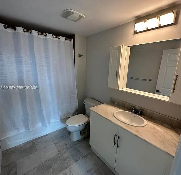 275 NE 18th St #1406 — Photo 8