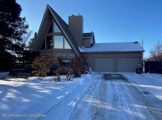 1081 10th Ave W, Dickinson, ND 58601