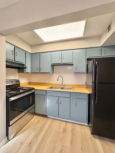 510 Holladay Dr Photo 1