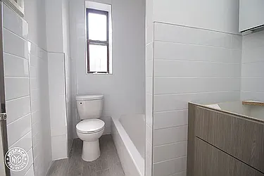 Rented by L Rose Realty (Brokerage)