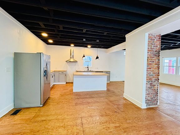 5th image of 4108 E Michigan St