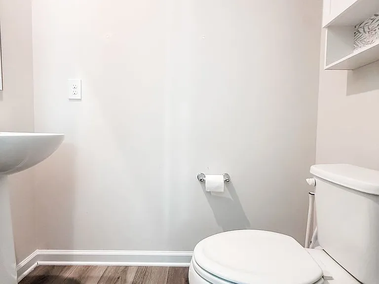624 Batchomble Ln — Photo 2