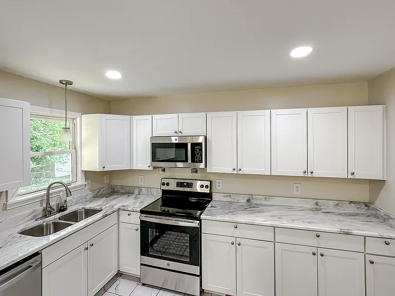 Birchett Dr — Photo 5