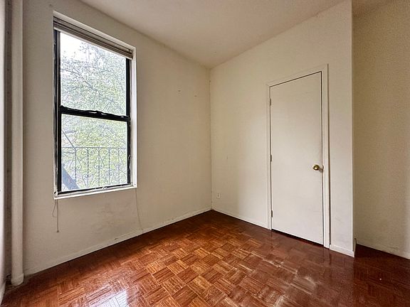 4th image of 324 E 19th St APT 4A