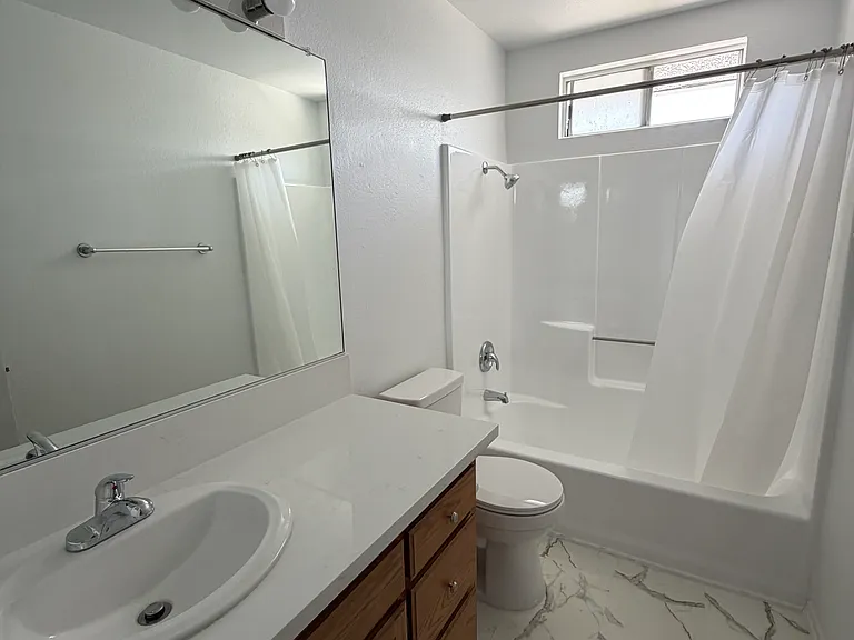 15518 Eucalyptus Ave — Photo 5