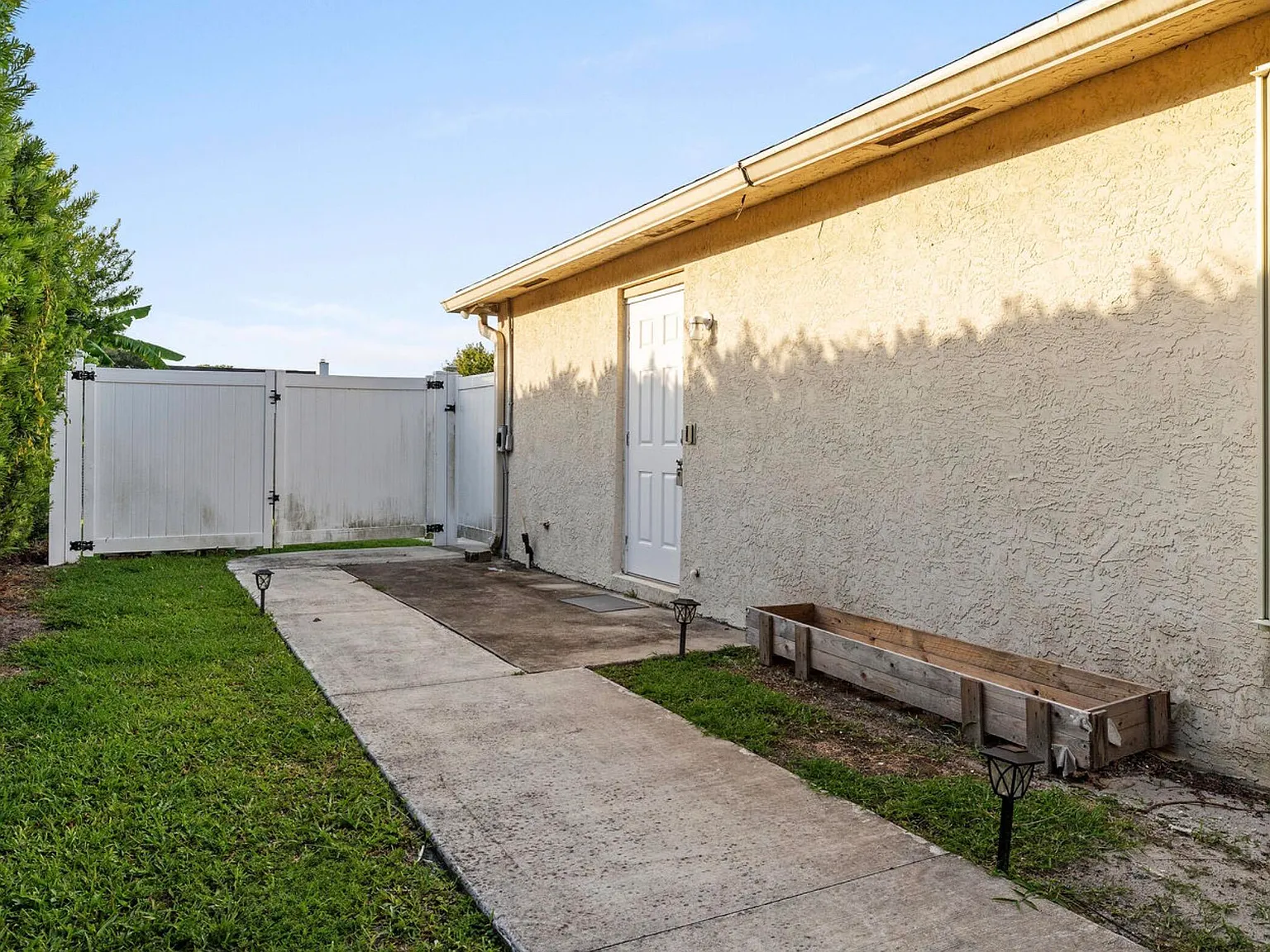 1 bed, 1.0 bath, 1100 sqft, $1,690 — Photo 3