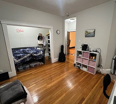 4th image of 38 Hemenway St APT 16