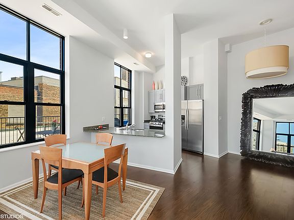 4th image of 3631 N Halsted St APT 205