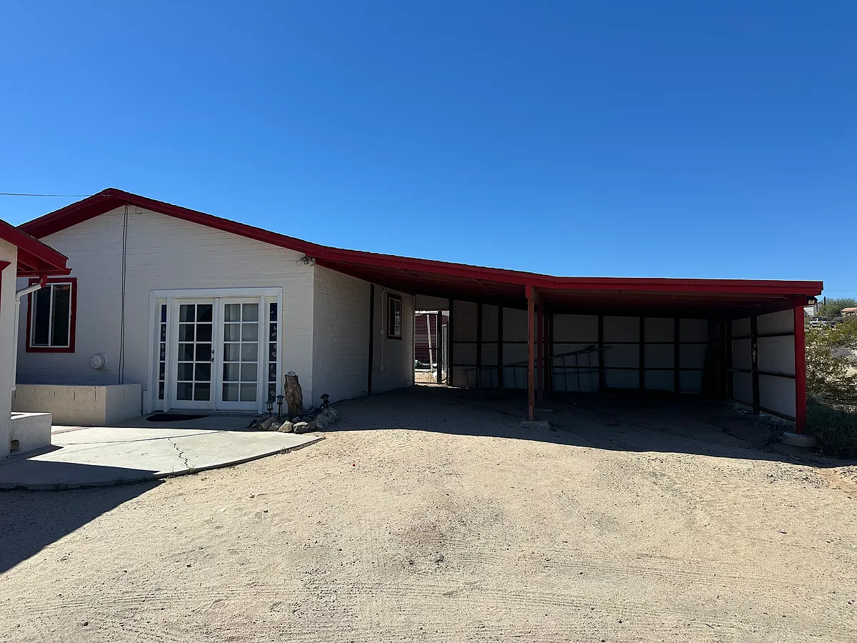 Building Photo - 5840 Marine Ave