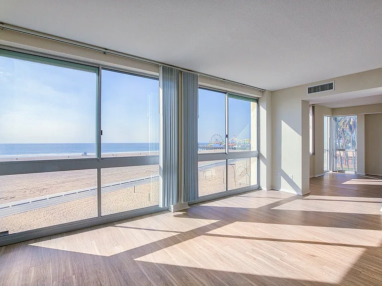 Ocean view apartment home