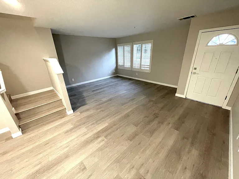 814 Applegate Ct — Photo 5