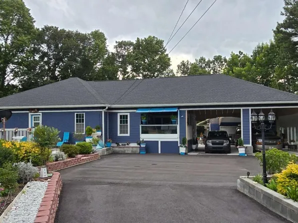 8325/8327 Chicago Ave, Douglasville, GA 30134