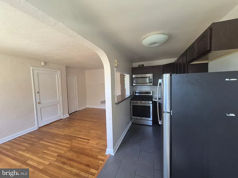 395 1/2 E Cliveden St #1 — Photo 7