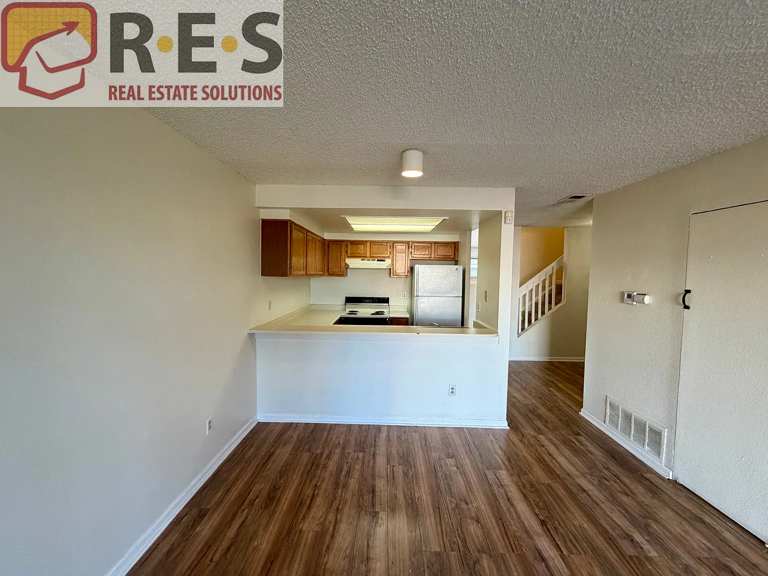 1 bed, 872 sqft, $1,295 — Photo 4