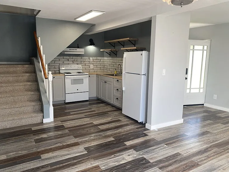 165 McFadden Dr — Photo 5