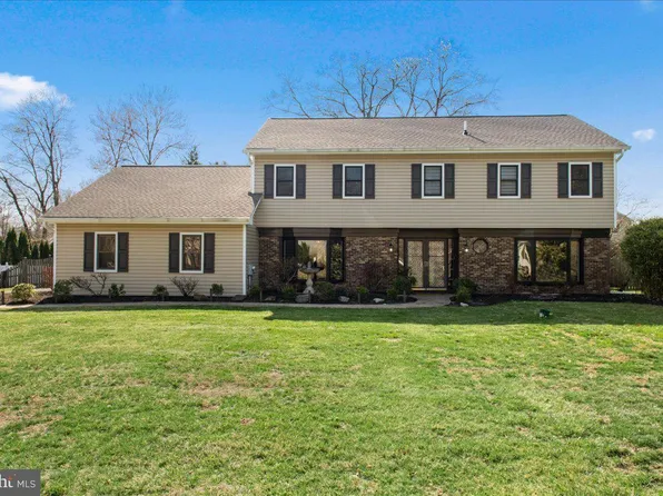 329 Sherwood Dr, Yardley, PA 19067