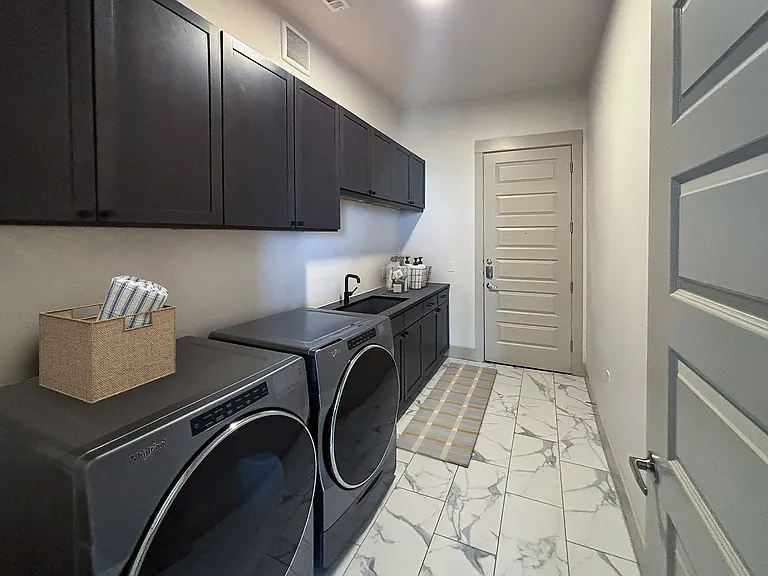 Residences at the Grove — Photo 83