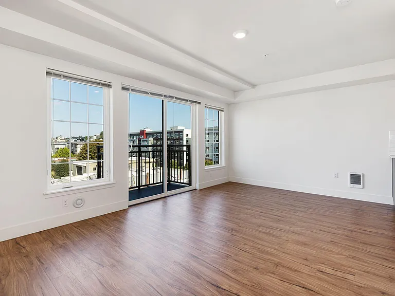 Dunn Motors Apartments — Photo 54
