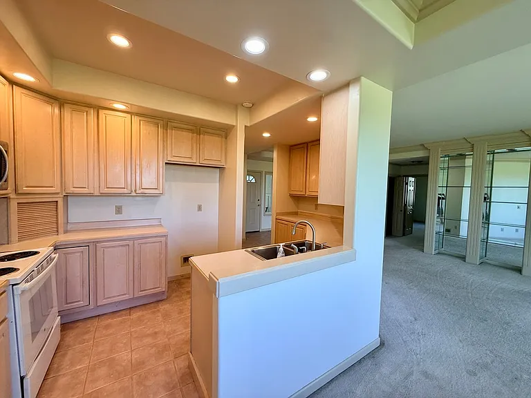 405 Overbrook Dr #9 — Photo 2