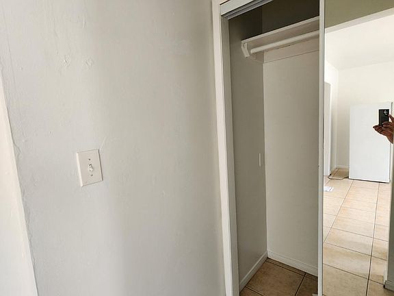 3rd image of 724 Diamond St
