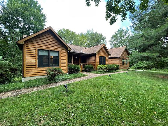 2nd image of 1701 White Birch Ln