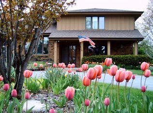 1610 Old Oak Pl, Darien, IL 60561
