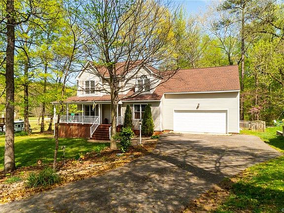 3rd image of 2525 Trefoil Way