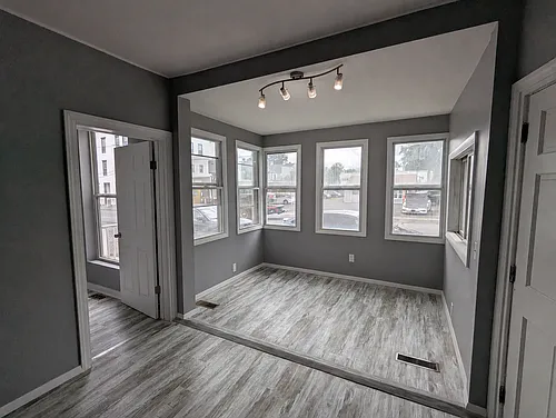 114 Ontario St Photo 1